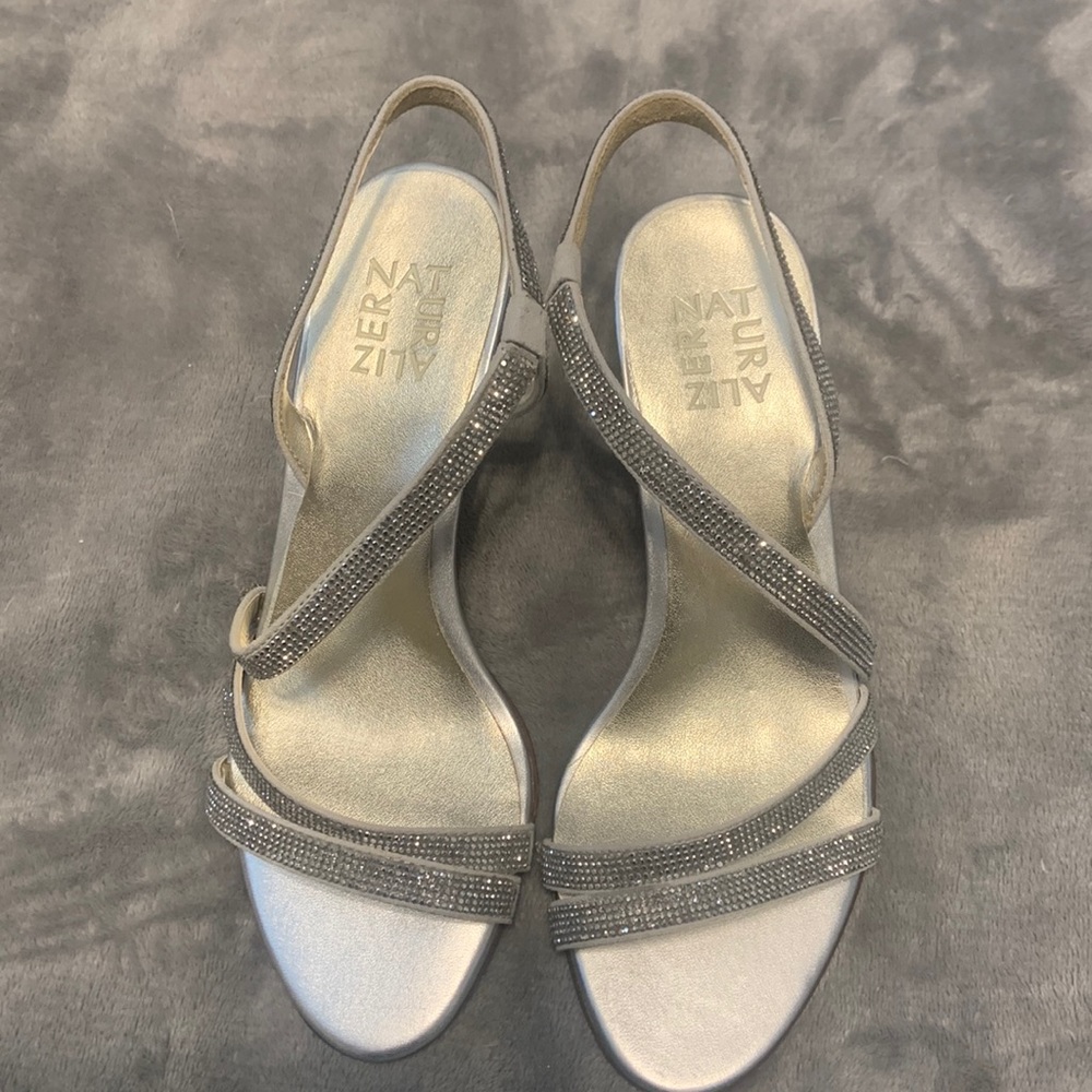 Naturalizer Silver Sling Back Heels Size 7M SH-028